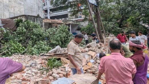 রাজধানীতে মধ্যরাতে টিকাদান কেন্দ্রে হামলা-ভাঙচুর, গুঁড়িয়ে দেয়া হলো ভবন