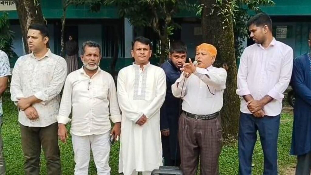 শিক্ষার্থীদের হাতে মোবাইল থাকলে বহিষ্কার