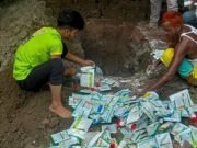 দশ লক্ষ টাকার মেয়াদোত্তীর্ণ কীটনাশক উদ্ধার, ম্যানেজারকে জরিমানা