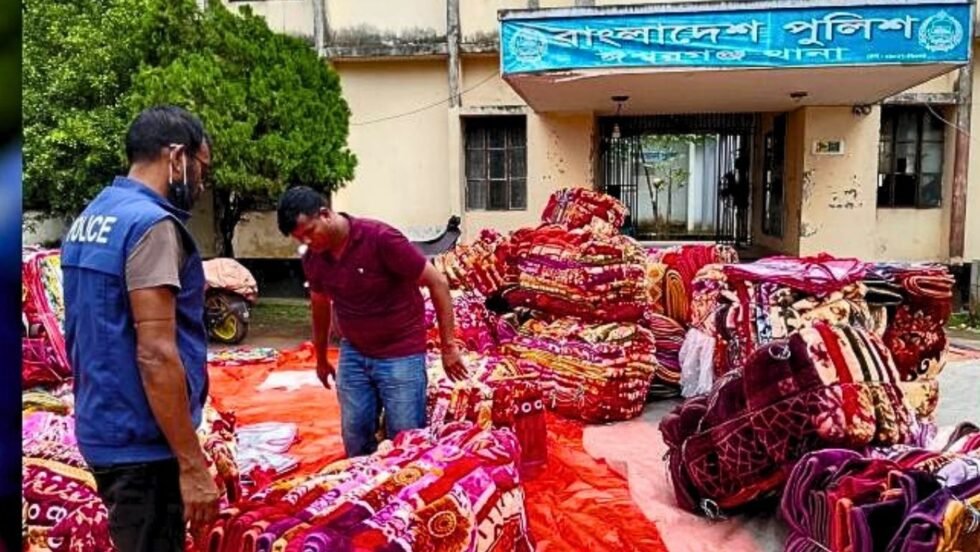 ঈশ্বরগঞ্জে ভারতীয় চোরাইমাল আটক গ্রেফতার ২