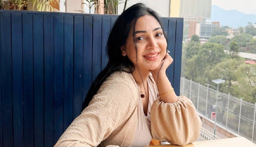 রাত ১০টার পর পাওয়া যায় না প্রভাকে, কি করেন তিনি