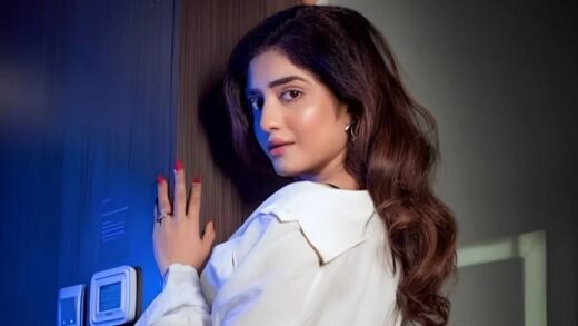 অভিনয় থেকে এবার রাজনীতির ময়দানে জনপ্রিয় অভিনেত্রী