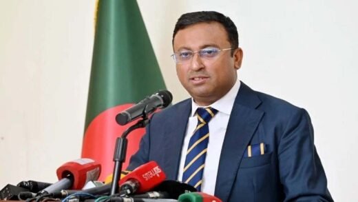জাতীয় স্বার্থকে অগ্রাধিকার দিয়েই পররাষ্ট্রনীতি পরিচালিত হচ্ছে: হুমায়ুন কবির