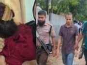 নারীসহ ফ্ল্যাটে সাবেক ওসি, ধরিয়ে দিলেন ‘ষষ্ঠ স্ত্রী’