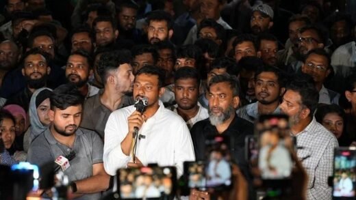 জ্বালানি তেলের মূল্যবৃদ্ধির প্রতিবাদে এনসিপির বিক্ষোভ