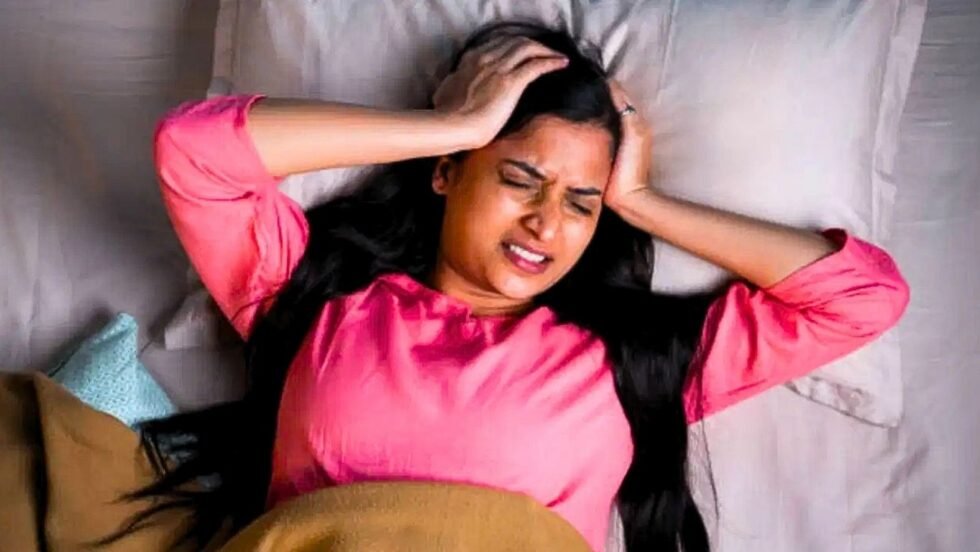 পুরুষের তুলনায় নারীদের মাইগ্রেন বেশি কেন? জানুন এর পেছনের কারণ