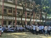 ঈশ্বরগঞ্জে শিক্ষকের মুক্তির দাবিতে শিক্ষার্থীদের ক্লাস বর্জন, প্রধান শিক্ষক অবরুদ্ধ