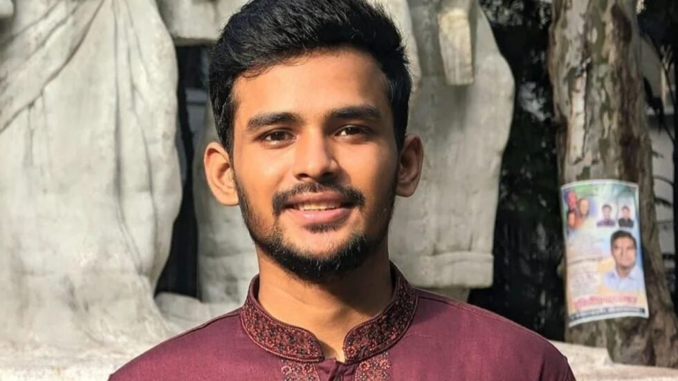 দুদকের প্রেস ব্রিফিংয়ের বৈধতা চ্যালেঞ্জ করে হাইকোর্টে আসিফ মাহমুদের রিট