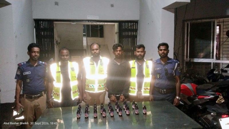 ভালুকায় অবৈধ ভারতীয় স্কাফ সিরাপসহ গ্রেপ্তার ১