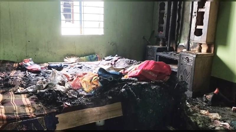 সাভারে অগ্নিকাণ্ডে ১০ পরিবারের বসতঘর ও সহায়-সম্বল ভস্মীভূত
