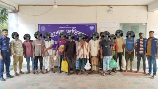 কক্সবাজারে পুলিশের অভিযানে ১৭ জন গ্রেপ্তার