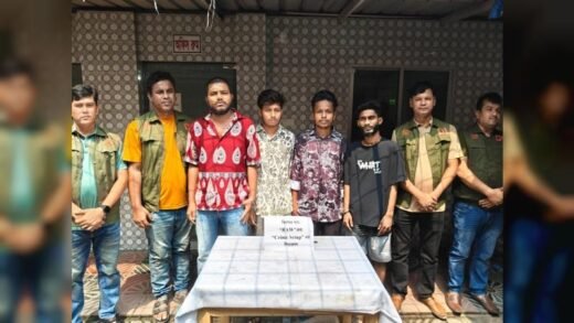 কুমিল্লায় কিশোর গ্যাং ‘র’ ও ‘ক্রাইম সেটআপের’ ৪ সদস্য গ্রেপ্তার