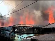 অগ্নিকাণ্ডে দুই পরিবারের বসতবাড়িসহ সর্বস্ব পুড়ে ছাই, এতে দেড় কোটি টাকার ক্ষতি
