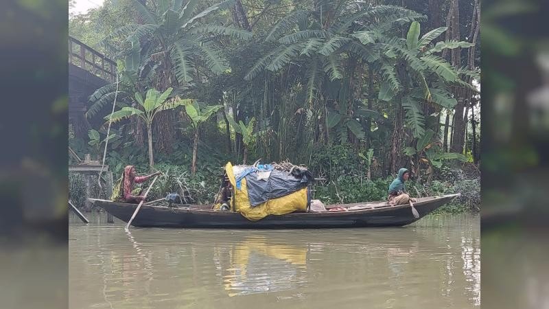 বাউফলে নিষিদ্ধ জালে বন্দি ইলিশ, হতাশ জেলেরা