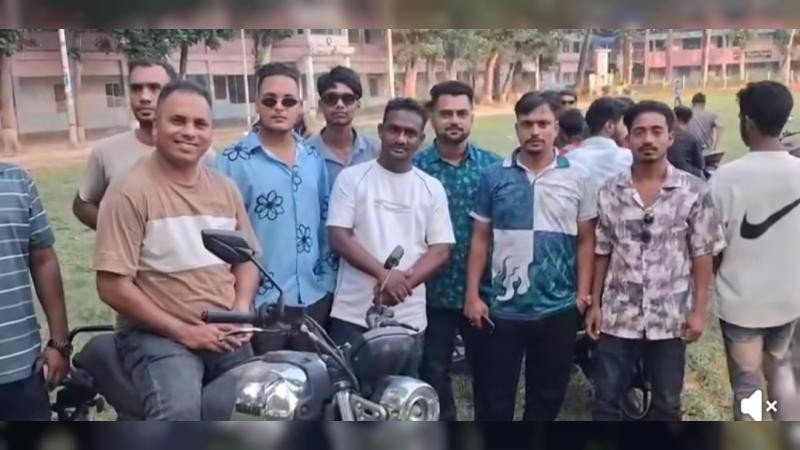 পাংশায় আওয়ামী লীগের নৈরাজ্যের বিরুদ্ধে যুবদল ছাত্রদলের মোটর সাইকেল মিছিল