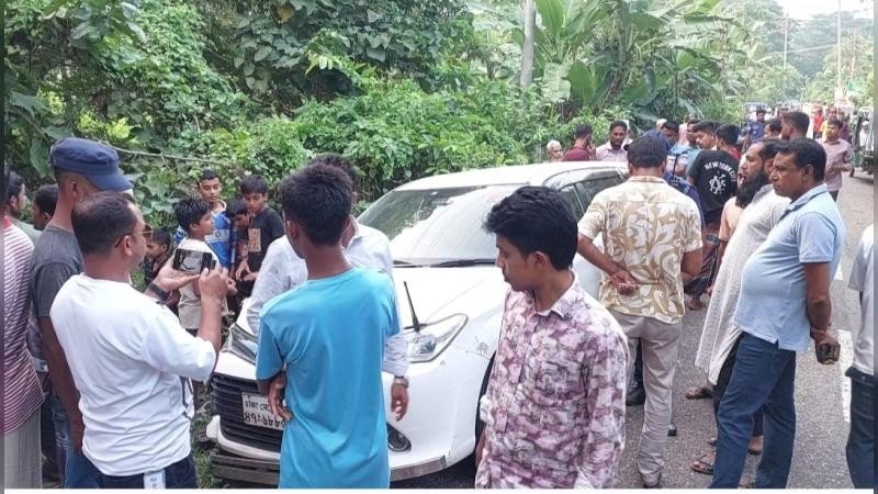 বরগুনা-বাকেরগঞ্জ মহাসড়কের প্রাইভেটকার ও অটোরিক্সার মুখোমুখি সংঘর্ষে নিহত এক