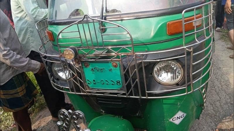 কুমিল্লায় অজ্ঞাত তরুণীর লাশ উদ্ধার: পাশেই সিএনজি