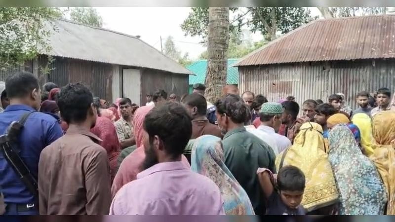 সিরাজগঞ্জে নারিকেল গাছ পরিষ্কার করতে গিয়ে বিদ্যুৎস্পৃষ্টে যুবকের মৃত্যু