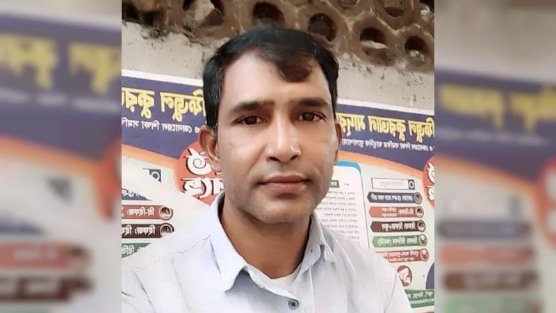 নাটোরের সেই আদর্শ গ্রাম হুলহুলিয়ায় কিশোরীকে ধর্ষণচেষ্টার অভিযোগ, আটক যুবক