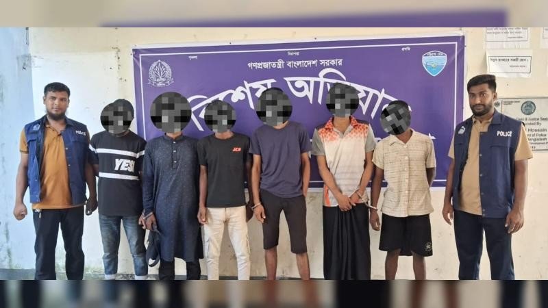 কক্সবাজারে পুলিশের অভিযানে ১৬ জন গ্রেপ্তার