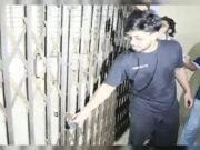 চুয়েটে তালা ভেঙ্গে ভিসির প্রবেশ: শিক্ষার্থীরা পাল্টা তালা দিলো কার্যালয়ে