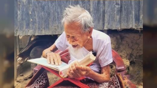 ১২৩ বছর বয়সে চশমা ছাড়াই কোরআন পড়া সেই আব্বাস প্রামানিকের মৃত্যু
