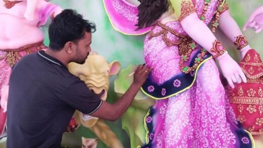 শারদীয় দুর্গাপূজা: নড়াইলে ৫৪৩টি মণ্ডপে চলছে শেষ মুহূর্তের প্রস্ততি