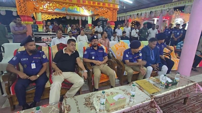 বরগুনায় দুর্গাপূজার নিরাপত্তা নিয়ে কঠোর হুঁশিয়ারি ডিআইজির