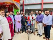চুয়াডাঙ্গায় প্রতিবন্ধী সন্তানের বাবার মুখে হাসি ফোটালেন এমপি রাসেল, উপহার দিলেন নতুন পাখি ভ্যান