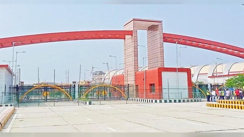দূর্গাপূজা উপলক্ষে টানা ৮ কার্যদিবস বেনাপোল-পেট্রাপোল বন্দরে আমদানি-রপ্তানি বন্ধ থাকবে