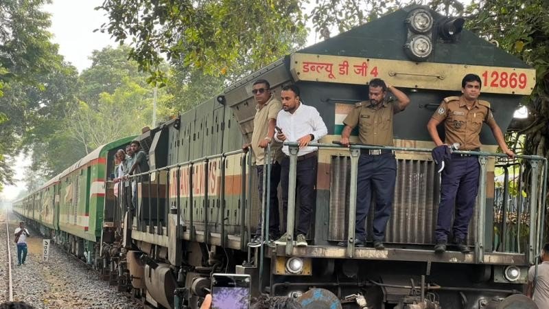 ভারত থেকে এলো ১৮টি নতুন ট্রেন কোচ, বাড়বে পশ্চিমাঞ্চলের যাত্রীসেবা