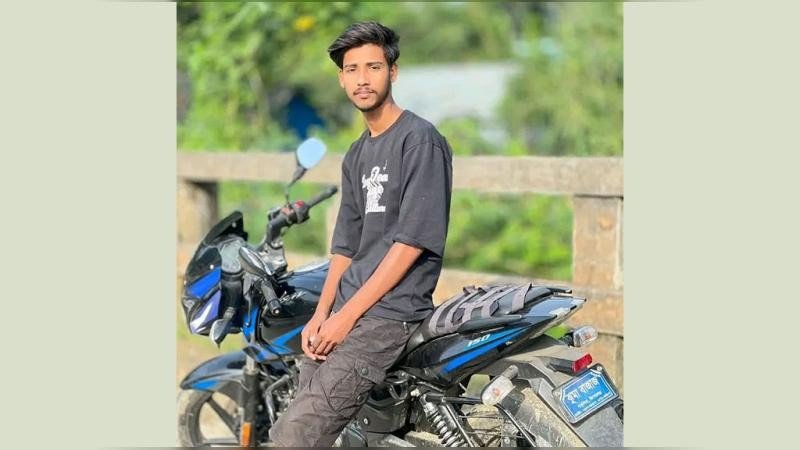 মাহফিলে যাওয়ার পথে কুপিয়ে জখম, আহত তরুণ আইসিইউতে
