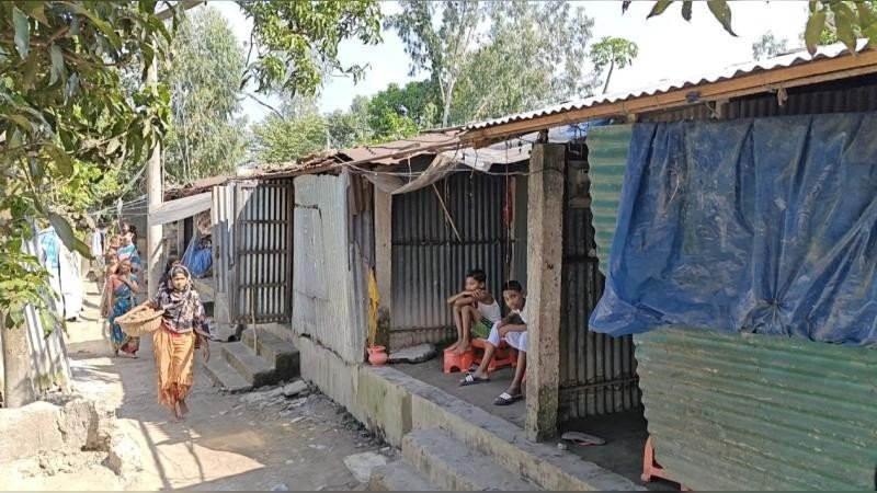 সিরাজগঞ্জের উল্লাপাড়ায় সরকারি আবাসন প্রকল্পের ঘর বিক্রির অভিযোগ