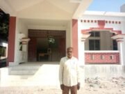 দুই মেয়ের মুখে খাবার তুলে দিতে ঋণের বোঝা, ১৮ বছরেও মেলেনি বেতন-ভাতা