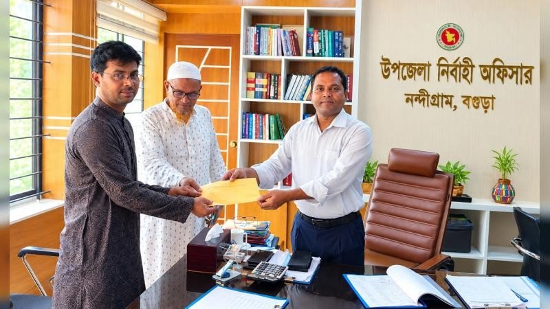নন্দীগ্রামের ৮টি মণ্ডপে পৌরসভার অনুদান বিতরণ