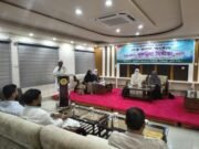 রাজবাড়ীতে ২৩ অসহায় ব্যক্তিকে ১০ হাজার টাকা করে অনুদান