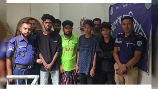 কুমিল্লায় পুলিশের অভিযানে আটক ২৭৫