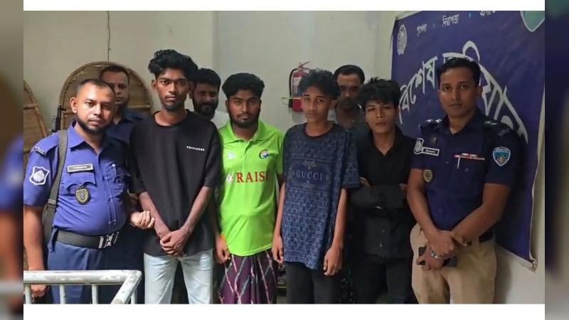 কুমিল্লায় পুলিশের অভিযানে আটক ২৭৫