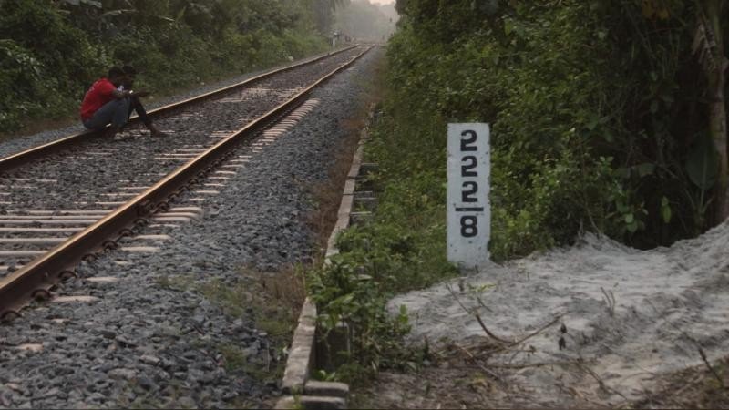 কালুখালীতে রেলওয়ের জমিতে অবৈধ পাকাস্থাপনা 