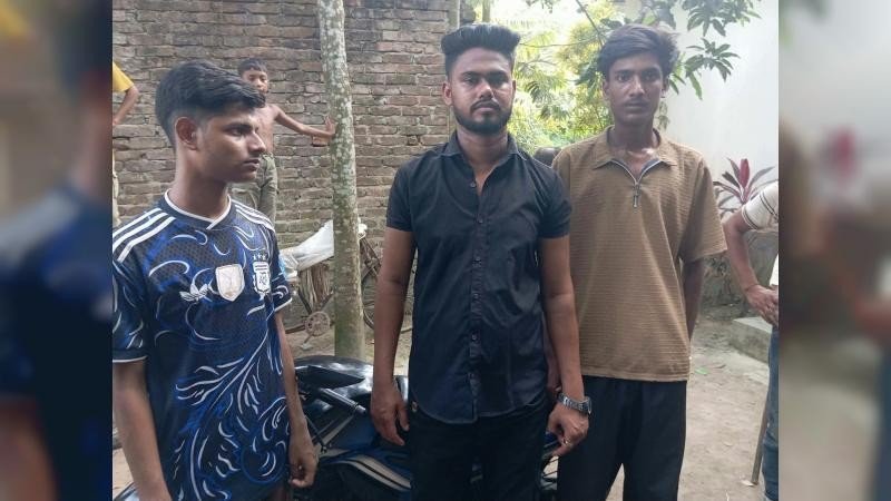 বুড়িচংয়ে ডিবি পুলিশ পরিচয়ে পরিবহনে তল্লাশি; আটক ৩ ভুয়া ডিবি পুলিশ!