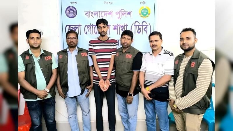 বরগুনায় ডিবি পুলিশের অভিযানে ৪০ পিস ইয়াবাসহ আটক ১