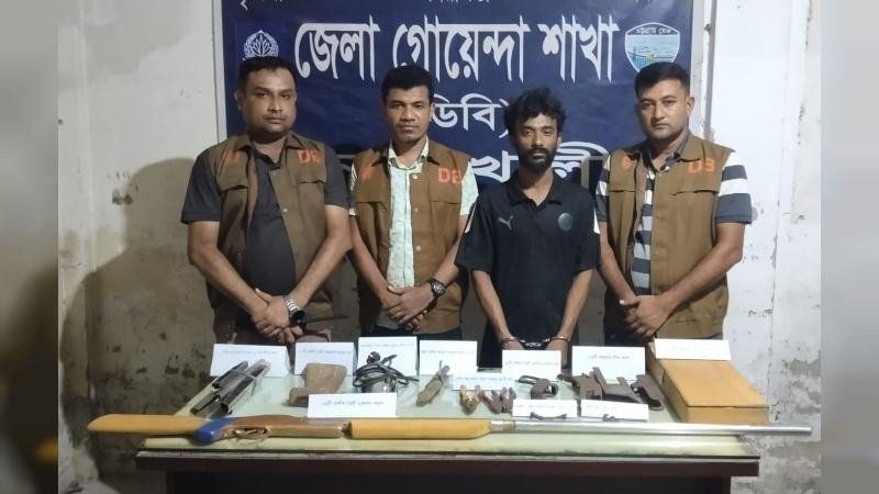 নোয়াখালীতে দেশীয় বন্দুকসহ অস্ত্র তৈরির কারিগর গ্রেপ্তার