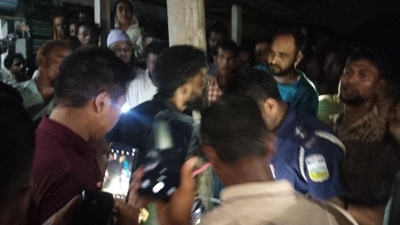 ভালুকায় বাকিতে চুল না কাটায় সেলুন ব্যবসায়ীকে উপর্যুপরি ছুরিকাঘাতে হত্যা