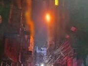 ৩৭ ঘণ্টার চেষ্টায় নিভল চকবাজারের আগুন