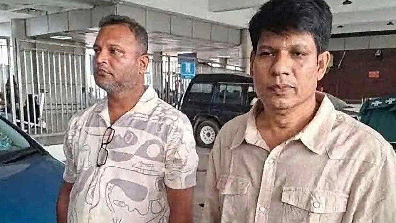 বিমানবন্দরে গ্রেপ্তার স্বেচ্ছাসেবক লীগের শীর্ষ দুই নেতা