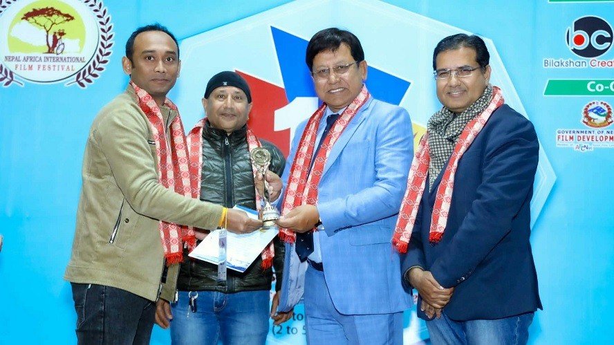 নেপালে সম্মাননা পেলেন সাংবাদিক আল কাছির