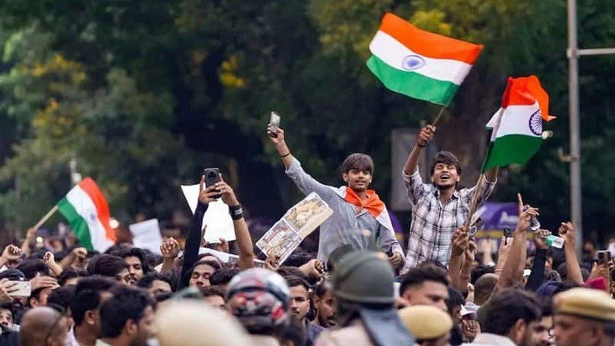 দিল্লিতে আটক ৩ হাজার বিক্ষোভকারী মুক্ত, হেফাজতে দীপকে ও ধ্রুব রাঠি