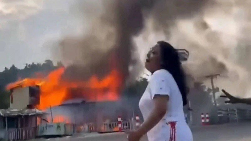 রিসোর্টে আগুন: ‘আমার সাইফকে আইন্না দাও’ বলে নারীর আহাজারি