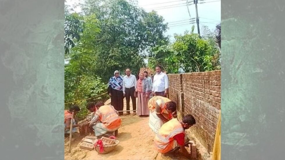 বেহাল সড়কে এবার স্বস্তির ইট