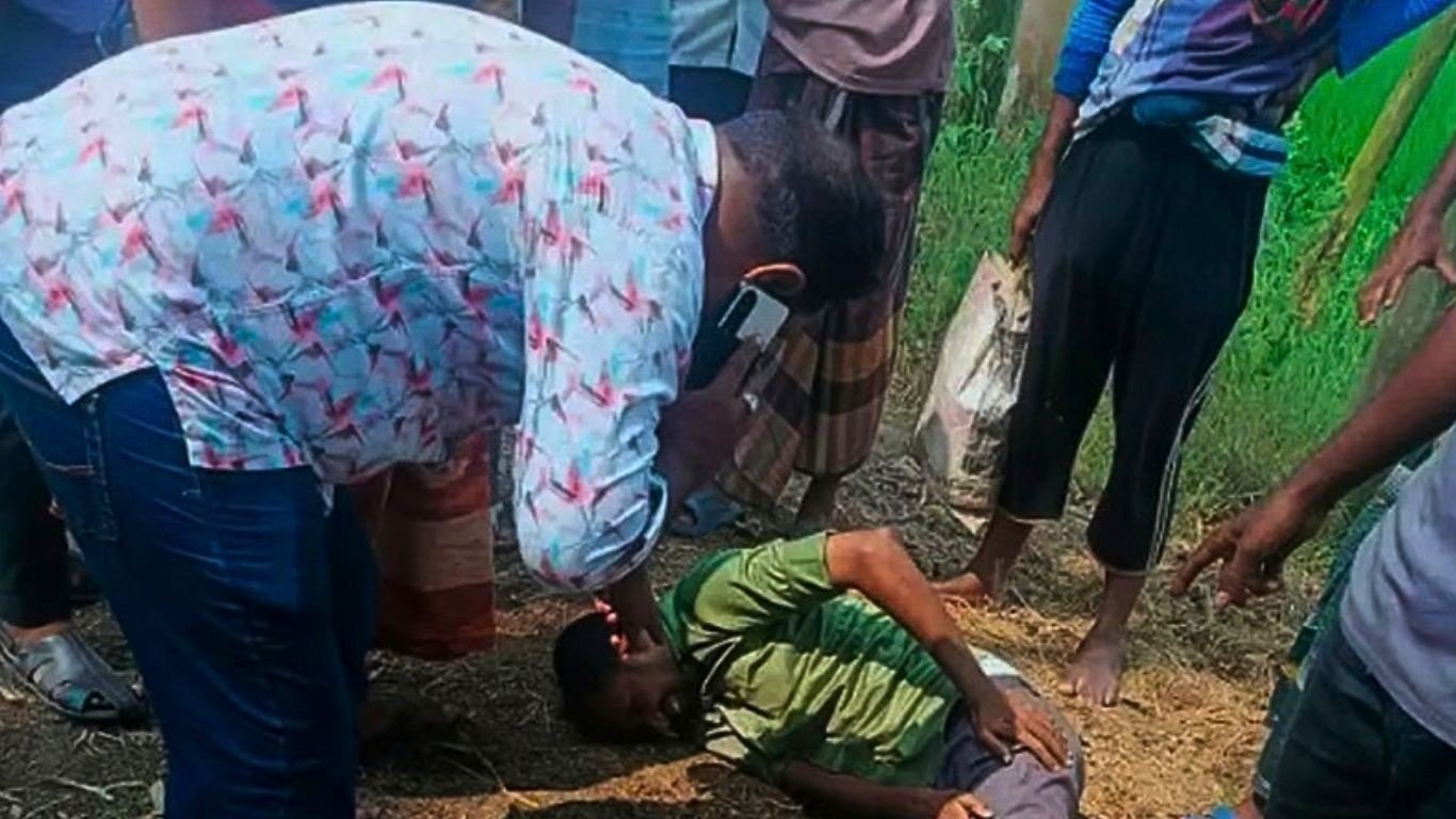 দিনদুপুরে ব্যাংকের দুই কর্মকর্তাকে পিটিয়ে ৩৪ লাখ টাকা ছিনতাই